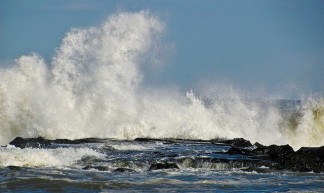 Crashing Waves - Rhys Asplundh