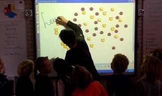 Digitaal schoolbord bij Thomas in de klas! - Peter van Teeseling