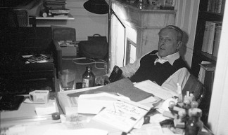 W.F. Hermans in his study (1977) - Piet Schreuders