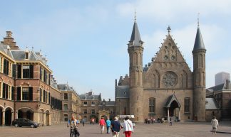 Binnenhof met Ridderzaal ("Inner Court with Knights' Hall") - Canadian Pacific
