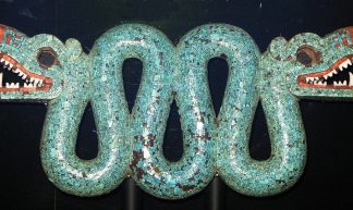 "links en rechts" Twee koppige slang van turquoise. Religieus ornament van de Azteken. (Bron: Geni CC-BY-SA)