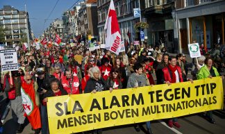 Landelijke demonstratie in Amsterdam: Sla alarm tegen TTIP - Milieudefensie