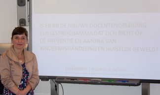 Angela geeft een 'lesson on demand' - Kennisland