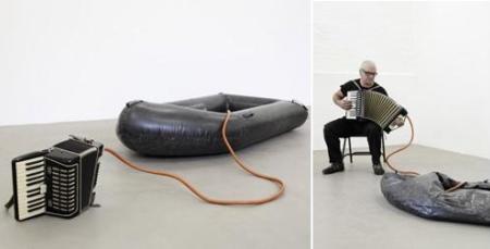 © mixedmedia-berling.com Kirsten Pieroth Inflated Dinghy