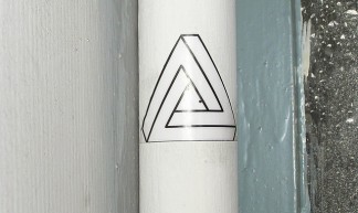 Triangle illusion - OKNOVOKGHT