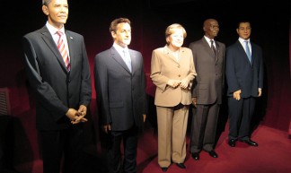 040 Paris - Musee Grevin - Barack Obama - Nicolas Sarkozy - Angela Merkel - Abdoulaye Wade - Mohammed VI - Photos et Voyages