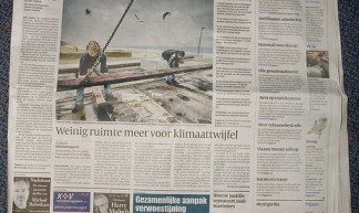 De buitengewoon matige voorpagina van de Volkskrant or Trainwreck never has been so apt a description - Alper Çuğun