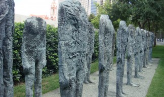 Magdalena Abakanowicz - Bronze Crowd - Kim'n'Cris Knight