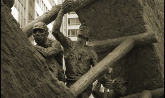Essen / Ruhrgebiet. Max Kratz: "Steile Lage" / "Steep adit" (1989) - wwwuppertal