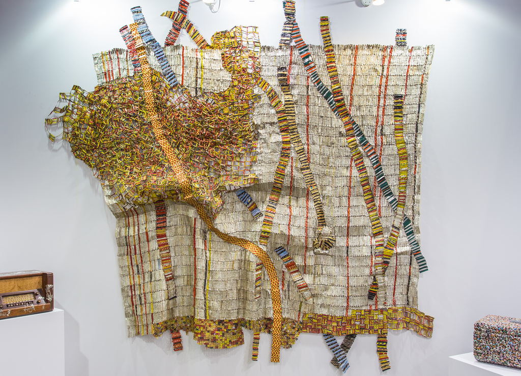 cc Flickr See-ming Lee El Anatsui - Earth developing more roots, 2011
