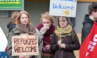 Refugees welcome - Mike Herbst