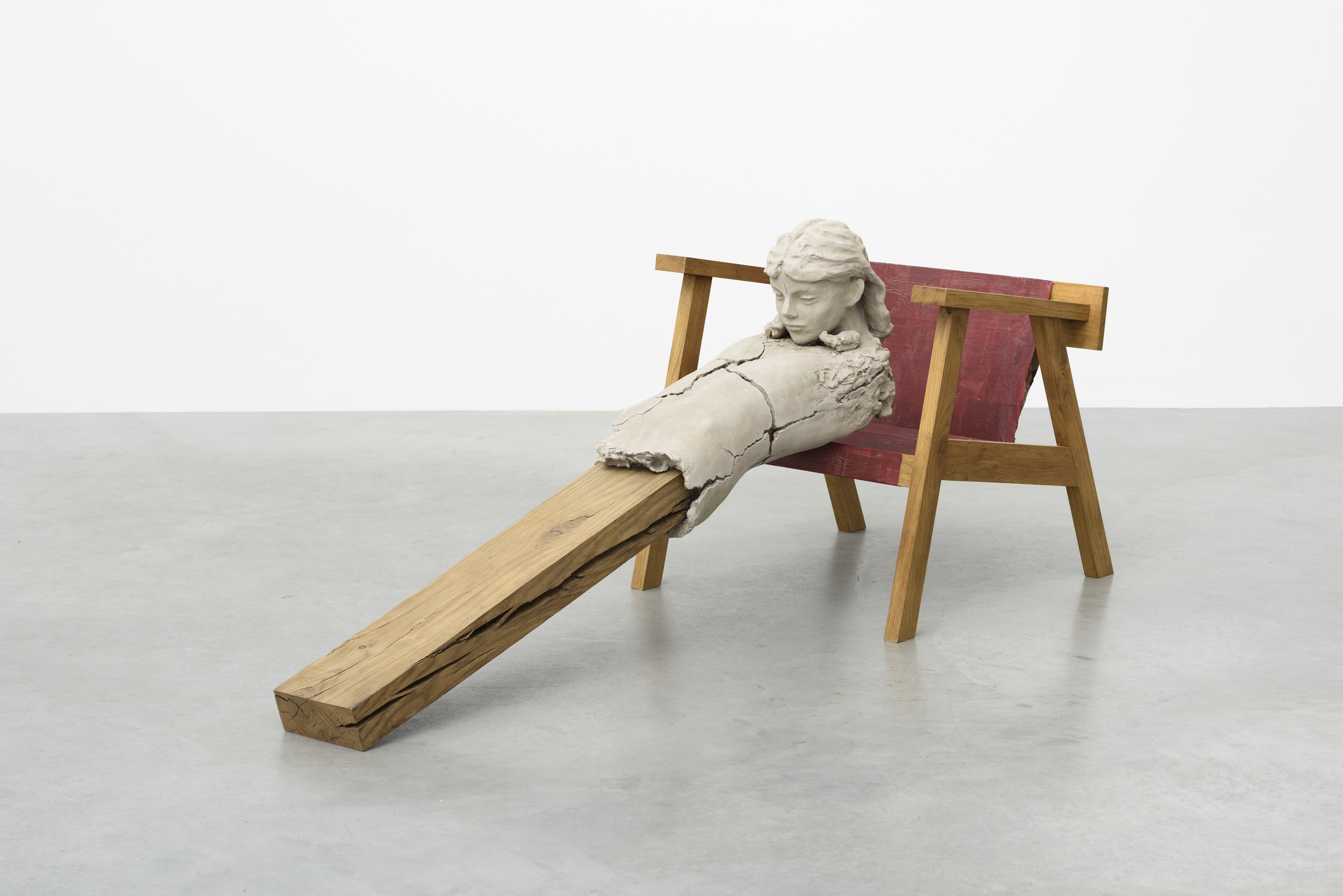 © Van Abbemuseum Mark Manders Dry Figure on Chair, 2011 2015 Courtesy Zeno X Gallery Antwerpen en Tanya Bonakdar Gallery New York