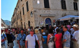 Massive Tourism in Dubrovnik. 20120820 - Alberto _fr
