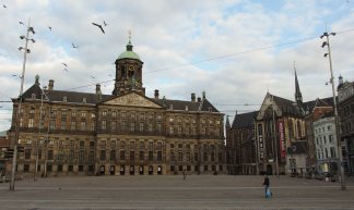 Royal Palace @ Dam Square @ Amsterdam - Guilhem Vellut
