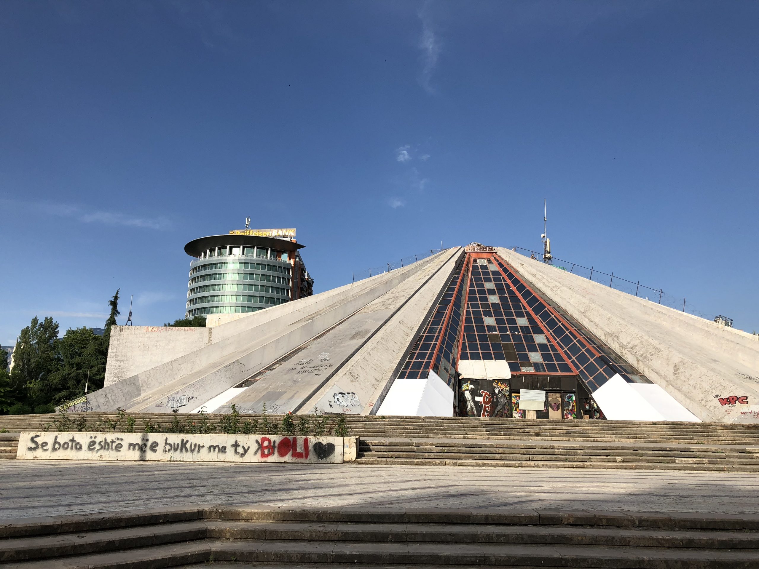 Europese Commissie biedt hoop voor Albanië en Noord ...