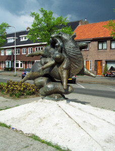 Brbbl, CC BY-SA 3.0, via Wikimedia Commons, Europa op de Stier Gerard van der Leeden Rivierenwijk Utrecht
