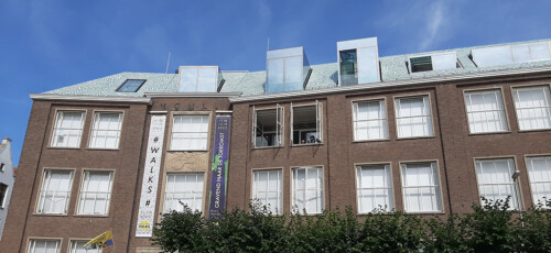EICAS Glaspanelen met het DNA van Deventer © Lu Xinhian op het dak van museum EIACS © foto Wilma_Lankhorst