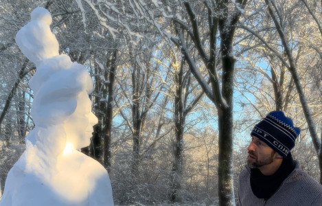 Johannes' sneeuwpop zeemeermin in de zon